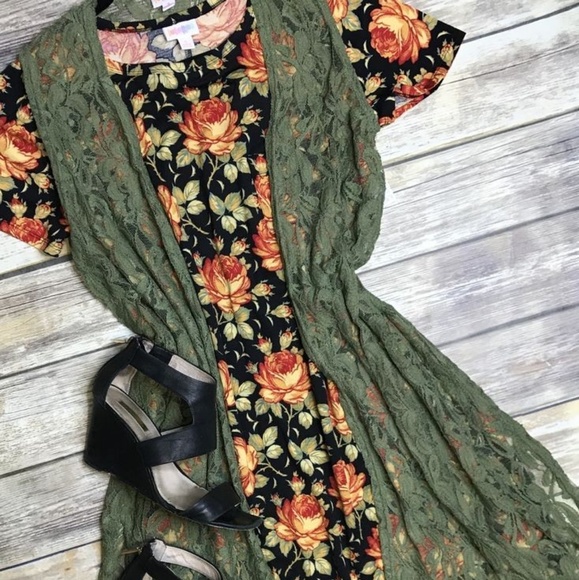 LuLaRoe Dresses & Skirts - Lularoe Carly Size Small Rose Fall Colors